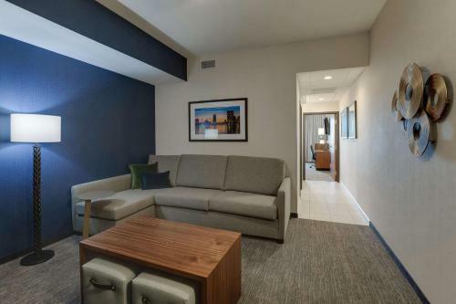 Drury Plaza Hotel Orlando - Disney Springs Area