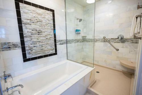 Drury Plaza Hotel Orlando - Disney Springs Area