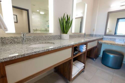Drury Plaza Hotel Orlando - Disney Springs Area