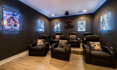 Large 9 Bdrm Property With Private Pool And Spa In Encore