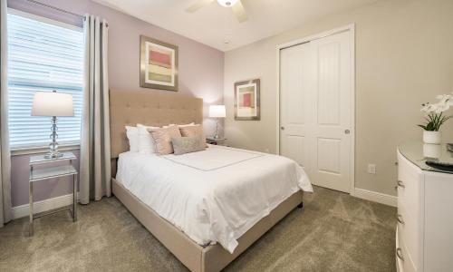 Spacious 8 Bdrm Home With South Facing Pool In Encore