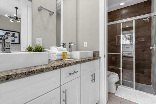 6 Bedrooms - 7 Bathrooms - Summerville 2626 Ss