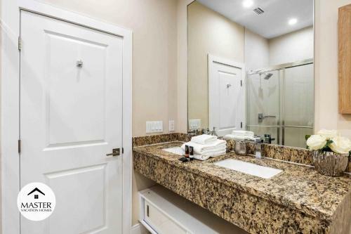 4 Bedroom- 4,5 Bathroom Magic Village 7603 Rd