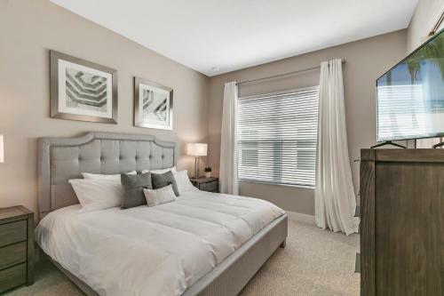 4 Bedrooms - 4,5 Bathrooms - Summerville 7588 Sd