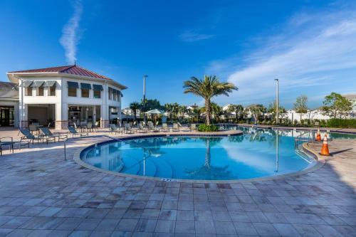 4 Bedrooms - 3 Bathrooms - Storey Lake 3150 Pp