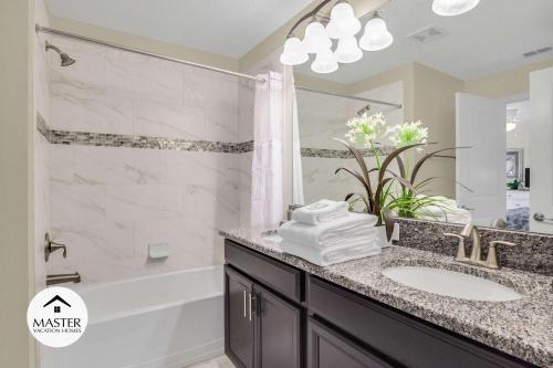 4 Bedrooms - 3 Bathrooms - Storey Lake 3150 Pp