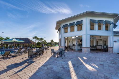 4 Bedrooms - 3 Bathrooms - Storey Lake 3150 Pp