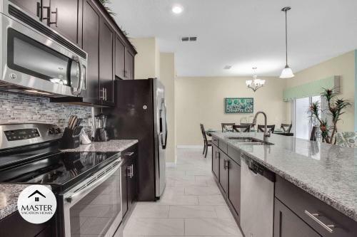 4 Bedrooms - 3 Bathrooms - Storey Lake 3150 Pp