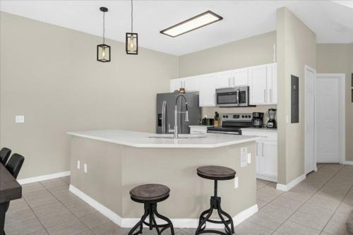 4 Bedrooms - 3 Bathrooms - Terra Verde 4725 Vb