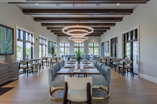 4 Bedrooms - 4,5 Bathrooms - Solara 8964 Ad
