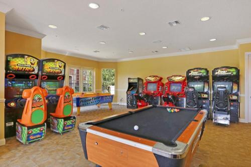 New Listing Beautiful Townhome - 4023