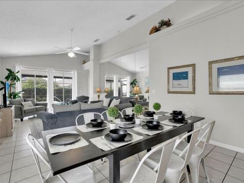 Poolside Villa- Minutes To Disney