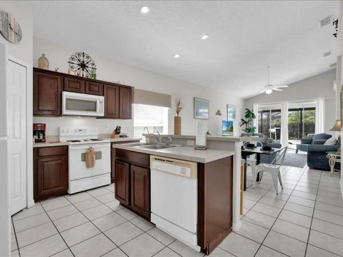 Poolside Villa- Minutes To Disney