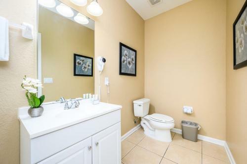 New Listing Beautiful Townhome - 4010