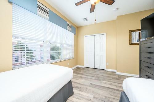 New Listing Beautiful Townhome - 4010