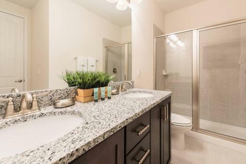 Sleep 22 In Disney Dream Home