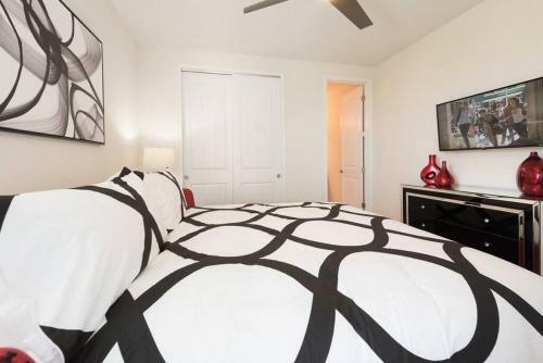 Sleep 22 In Disney Dream Home