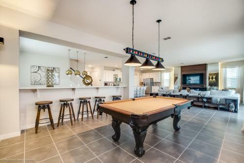 Solara Resort - 9 Bed 6,5 Baths Villa