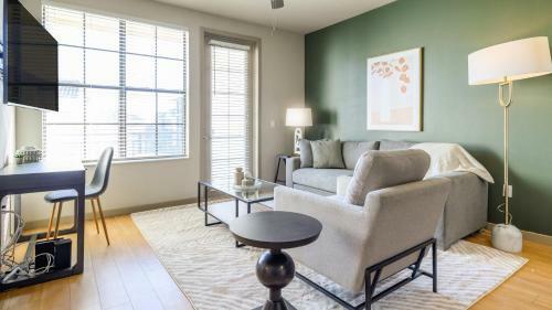 Modern Apartment In Prime Location Id8201x11