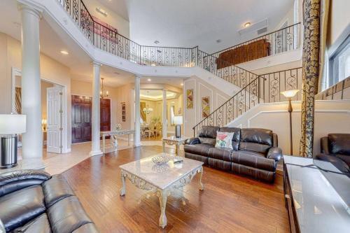 Villa 467 - Luxurious, Huge Home Less Than 3 Miles From Disney