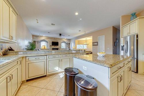 Villa 467 - Luxurious, Huge Home Less Than 3 Miles From Disney