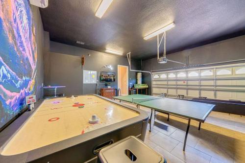 Villa 467 - Luxurious, Huge Home Less Than 3 Miles From Disney