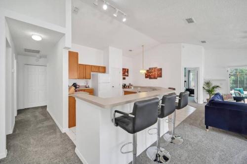 Modern, Spacious, Pool House With Game Room Near Disney World!