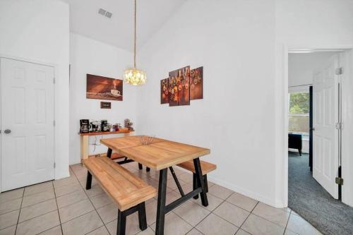 Modern, Spacious, Pool House With Game Room Near Disney World!