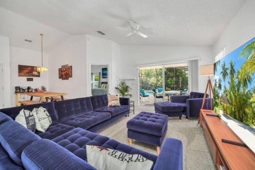 Modern, Spacious, Pool House With Game Room Near Disney World!