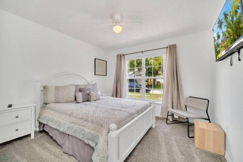 Modern, Spacious, Pool House With Game Room Near Disney World!
