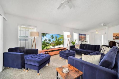 Modern, Spacious, Pool House With Game Room Near Disney World!