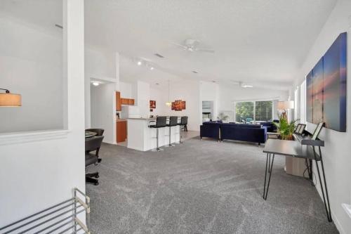 Modern, Spacious, Pool House With Game Room Near Disney World!