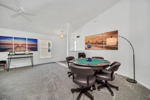 Modern, Spacious, Pool House With Game Room Near Disney World!