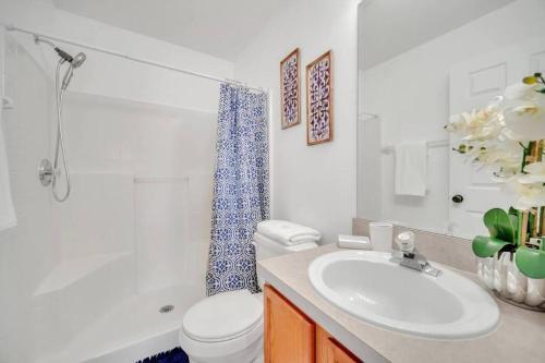 Modern, Spacious, Pool House With Game Room Near Disney World!