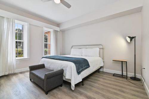7673 - Beautiful 3 Bedroom Apartment