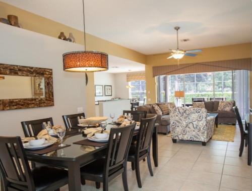 Luxury 2 Story Villa With Pool And Spa For 10 People