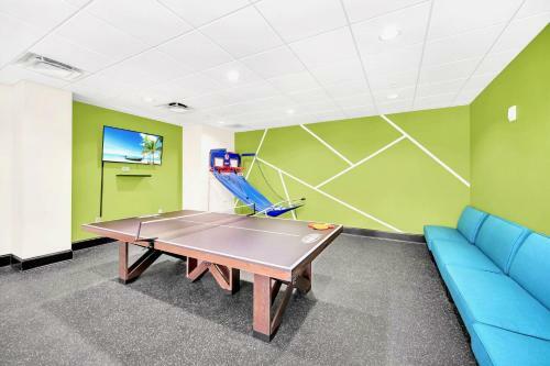Near Disney - Spacious 3br - Pool And Hot Tub