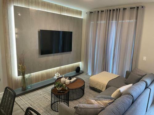 3 Bedroons- 3 Bathroons- The Hud 3421tt