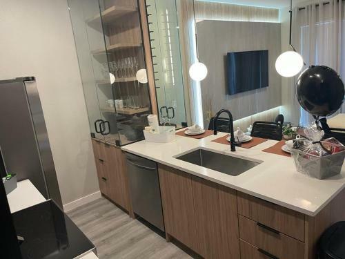 3 Bedroons- 3 Bathroons- The Hud 3421tt