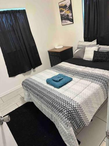 4 Bedroom Luxury Renovated Home Downtown Orlando