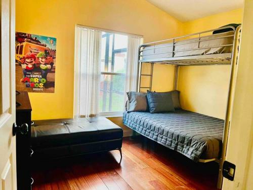 Fun, King Bed Suite, Queen Bed Suite, With Fast Wifi An Free Parking