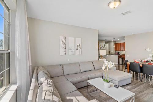 Apartamento 4816 Cayview Avenue 303