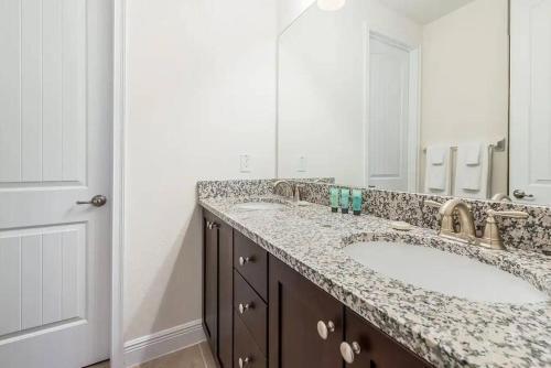 Gorgeous Home W Game Room Heated Pool Spa