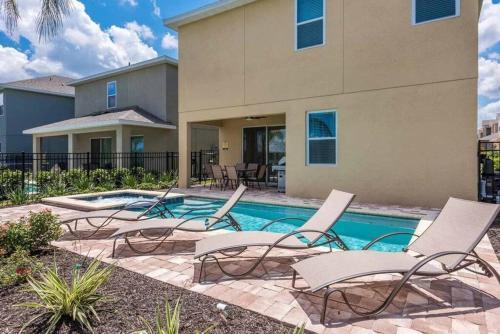 Gorgeous Home W Game Room Heated Pool Spa