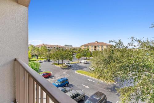 Apartamento 5000 Cayview Avenue 301