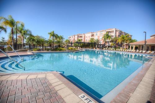 Apartamento 5000 Cayview Avenue 301