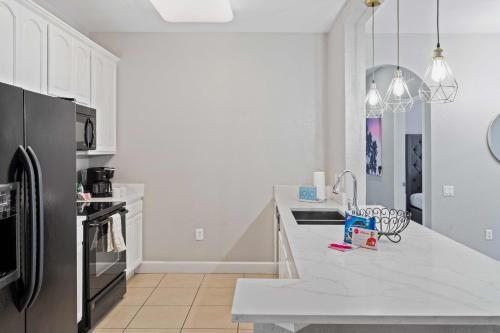 Apartamento 4862 Cayview Avenue 304
