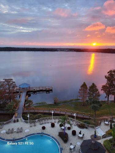 Apartamento Big Pool, Stunning Lakeview, Sunrise, Disney # 710