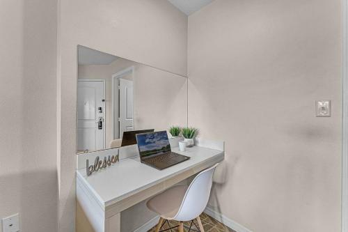Apartamento Stylish Resort Studio Near Parks