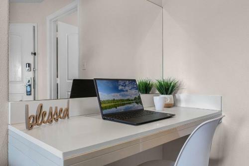 Apartamento Stylish Resort Studio Near Parks